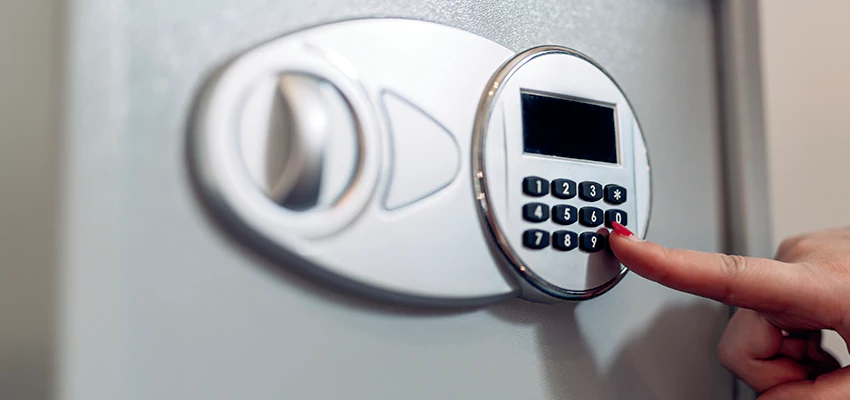 Jewelry Safe Cracking in Oak Hills, California