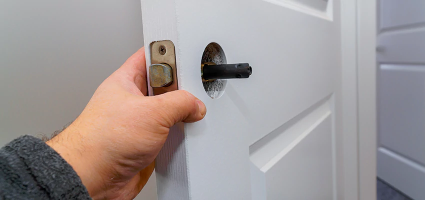 Nighttime Locksmith For Lock Repair in Oak Hills, CA